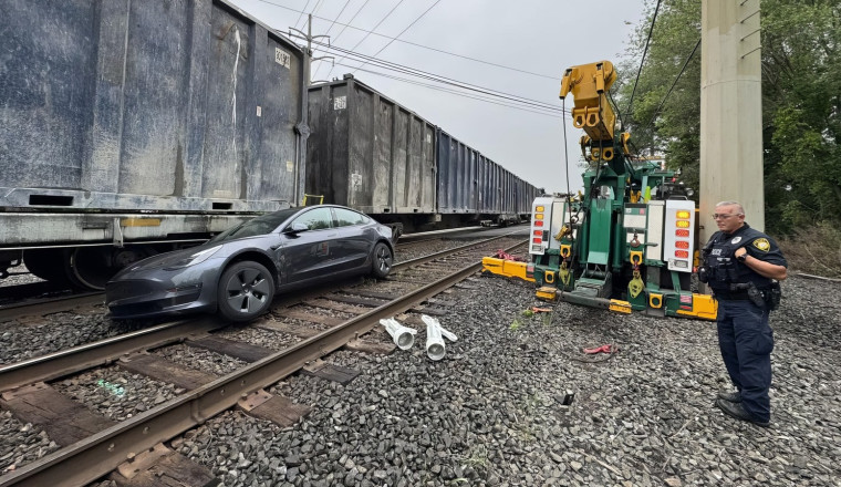 Tesla's 'Full Self-Driving' May Fail To Stop At Railroad Crossings