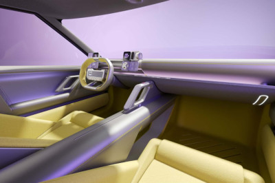 Hyundai Design Boss Asks: 'Why Do We Need a Screen?'