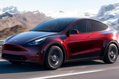 Tesla Might Actually Fix Its Garbage, Potentially Deadly Door Handle Design