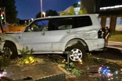 Woman's Grand Theft Auto Game Interrupted When Real Police Chase Crashes Into Bedroom