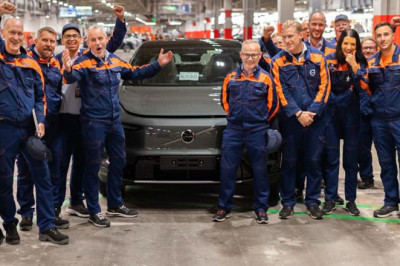 Crucial new Volvo EX60 to be revealed on 21 January