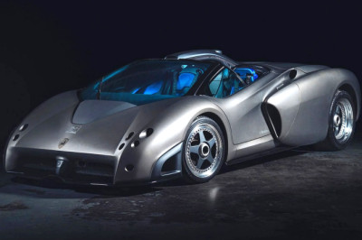 The Strangest Lamborghini Concept of the ’90s Is Headed to Auction