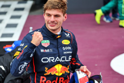 Verstappen wins in Baku as Piastri crashes out early