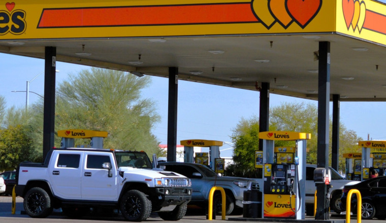 Can You Park A Car At A Truck Stop?
