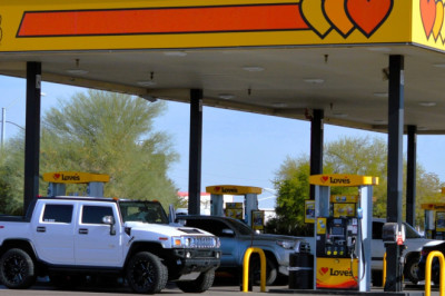 Can You Park A Car At A Truck Stop?