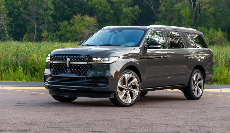 2025 Lincoln Navigator L Review: The Cigar Lounge Is Now a Spa