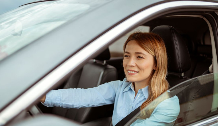 DVLA issues urgent alert to drivers over 'costly' online services
