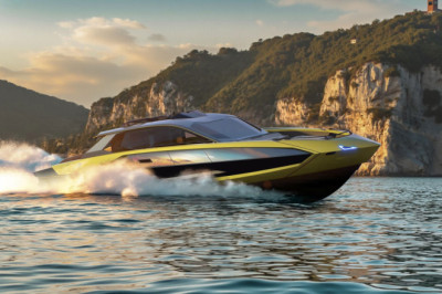 The Latest Lamborghini Is 31 Metres Long And Has 7500bhp