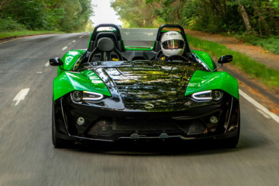Zenos E10 RZ Returns: Lightweight British Roadster Packs 380bhp Punch at £140k