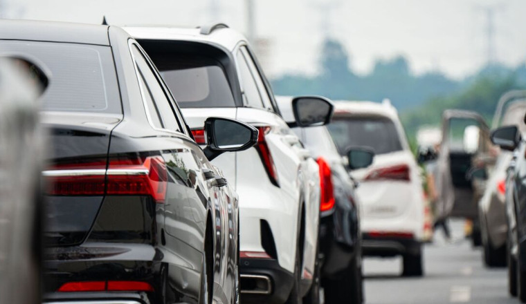 Drivers face 9p pay per mile car tax changes as expert issues demand to Rachel Reeves