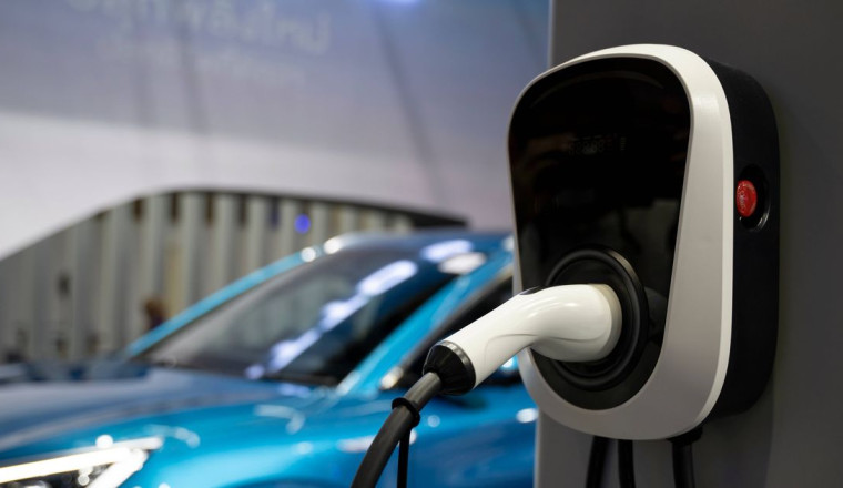 Electric vehicle drivers could be losing £372 a year over common mistake