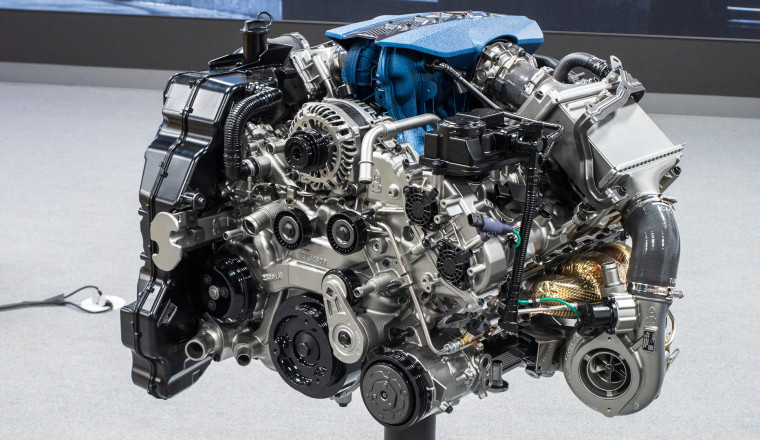 Only One Gas Engine Made the Wards 10 Best Powertrains List: A V8