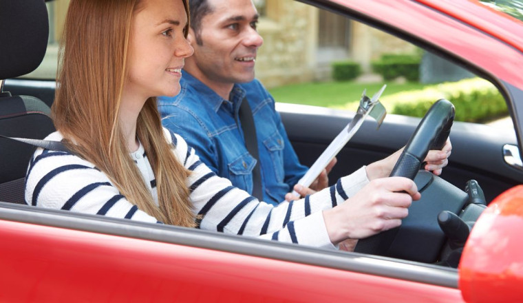 'I'm a driving instructor and this is how you should really signal at roundabouts'