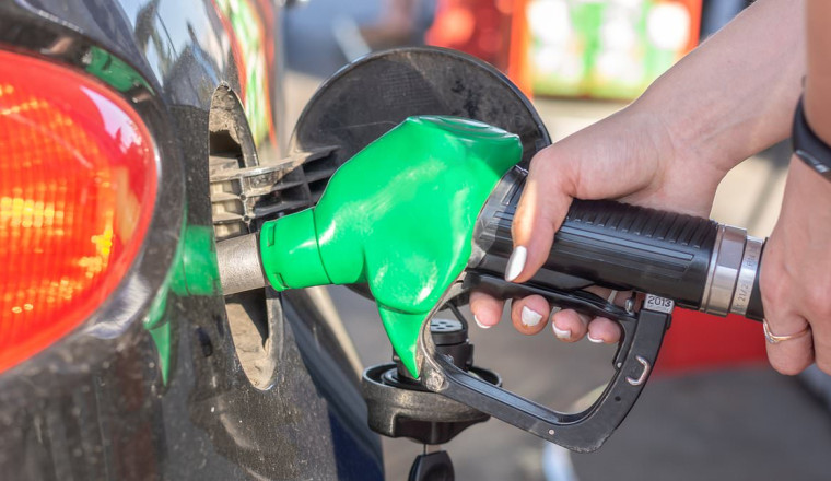 Motorists being 'ripped off' at pumps, data suggests