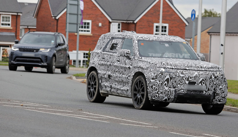 Land Rover Spied Testing ‘Fun-Sized’ Defender