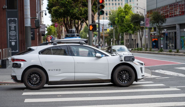 Driverless car gets off scot-free after illegal U-turn—because “you can’t fine a robot”