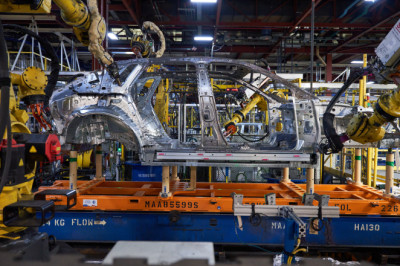 GM’s Next-Gen EVs: The Two-Pronged Strategy to Unlock Maximum Efficiency and Space