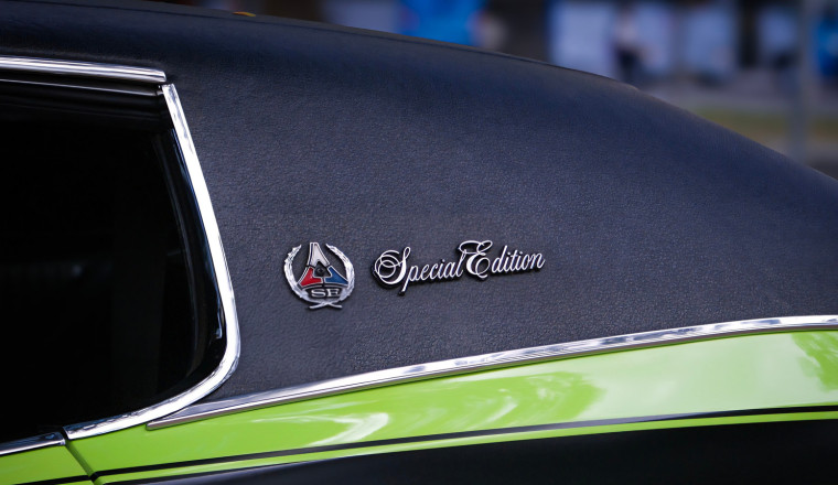 These Are The Coolest Cars With Vinyl Roofs
