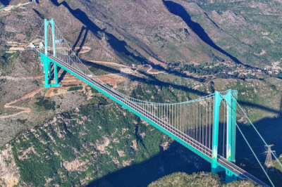 China Unveils the Huajiang Grand Canyon Bridge — The World’s Tallest Bridge Soaring Twice the Height of the Eiffel Tower
