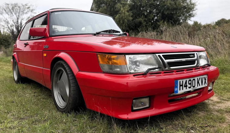 Saab 900 Carlsson | High Mile Club