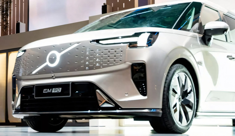 Volvo Denies EM90 Minivan For America After PHEV Patent Surfaces
