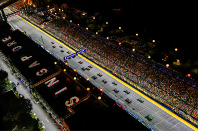 What time is the 2025 Singapore GP and how can I watch it?