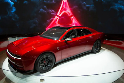 Another EV Eats Dust: Dodge Cancels Charger Banshee EV, Returns Focus to V8 Muscle