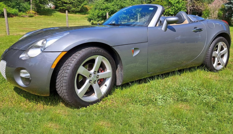 At $8,450, Is Buying This 2006 Pontiac Solstice A Bright Idea?