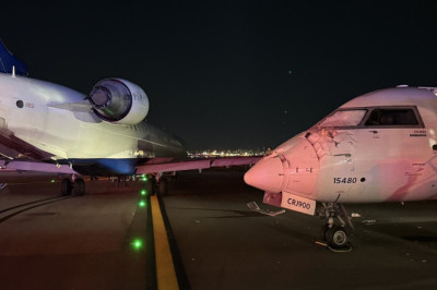 Delta Commuter Jets Crash Into Each Other On LaGuardia Taxiway