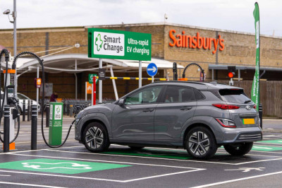 Number of supermarket EV chargers up 34% in 18 months