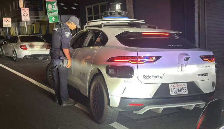 Police Can't Ticket Driverless Waymo For Illegal U-Turn