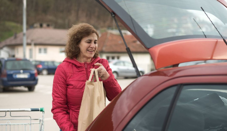 Five things you should 'always' carry in your car in case of emergency