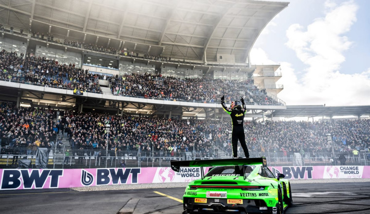 Is this the greatest title-winning overtake in racing?