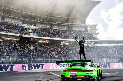 Is this the greatest title-winning overtake in racing?