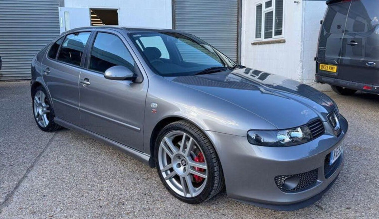 Seat Leon Cupra R 225 | Spotted