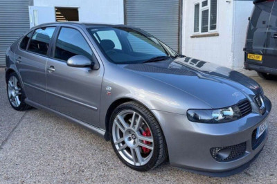 Seat Leon Cupra R 225 | Spotted