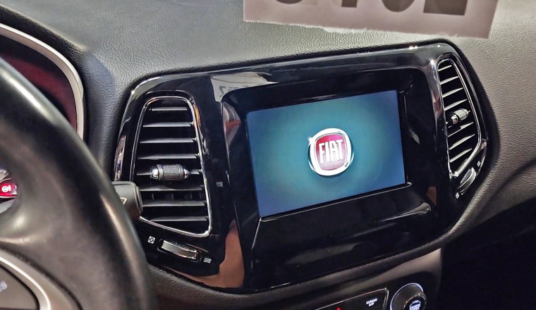 This Jeep Compass Thinking It’s a Fiat Is a Very Modern Automotive Problem