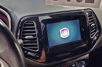 This Jeep Compass Thinking It’s a Fiat Is a Very Modern Automotive Problem