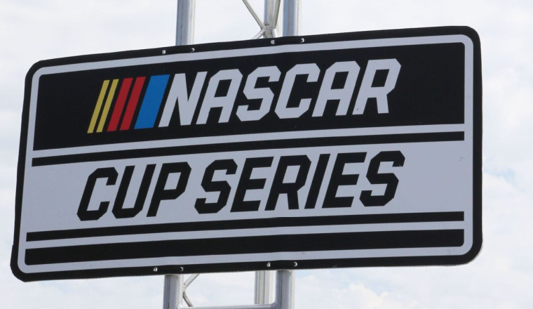 NASCAR seeks new mediator in antitrust lawsuit