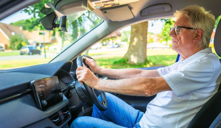 Older motorists urged to sit new ‘driving assessments’ - full details of tests