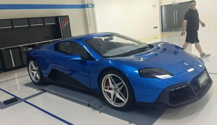 Isdera, the Weirdest Sports Car Maker of the ’80s, Went Back to Work Without Telling Anyone