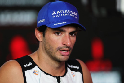 Sainz: F1 race broadcasts too focused on celebs