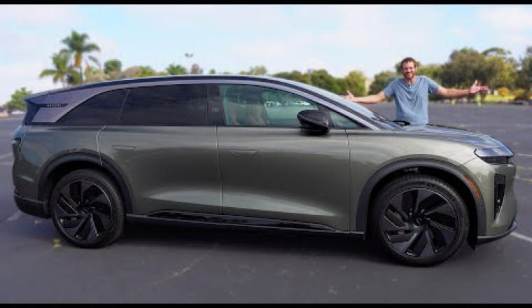 The 2025 Lucid Gravity Redefines Luxury with Minivan Space and SUV Presence
