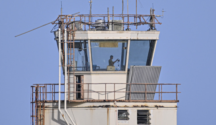 Unpaid Air Traffic Controllers Consider Calling In Sick, Driving For Uber As Flight Delays Increase