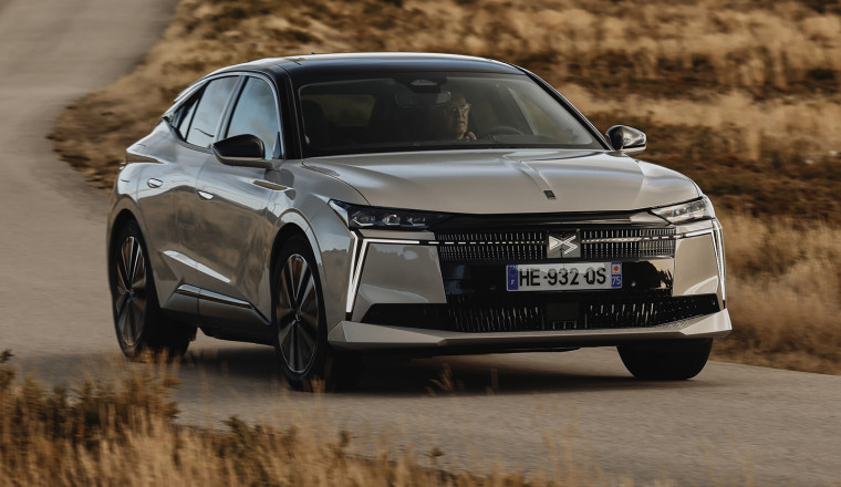 DS No4 E-Tense