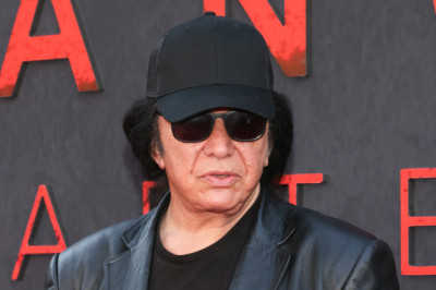 Gene Simmons Crashed His Lincoln Navigator On PCH, And His Wife Blames His Aversion To Drinking Water