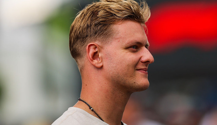 Ex-F1 Driver Gears Up for Indianapolis Road Course With Hands On the Dallara DW12-Honda