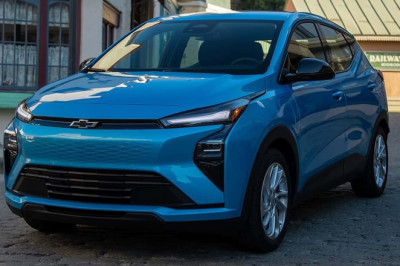 The New Chevy Bolt Stays Affordable, Charges Way Faster