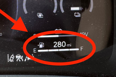 Wack: Lexus LX 700h With a Full Tank Can’t Drive as Far as a Fully Charged Rivian R1S