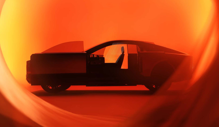 Toyota's Super-Luxury Century Brand Shows Stately Coupe